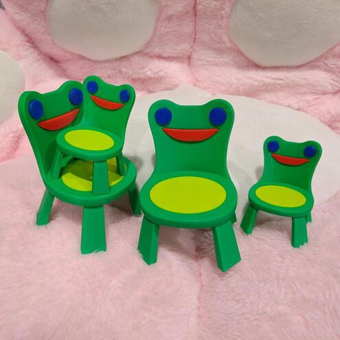Froggy Chair Figurine